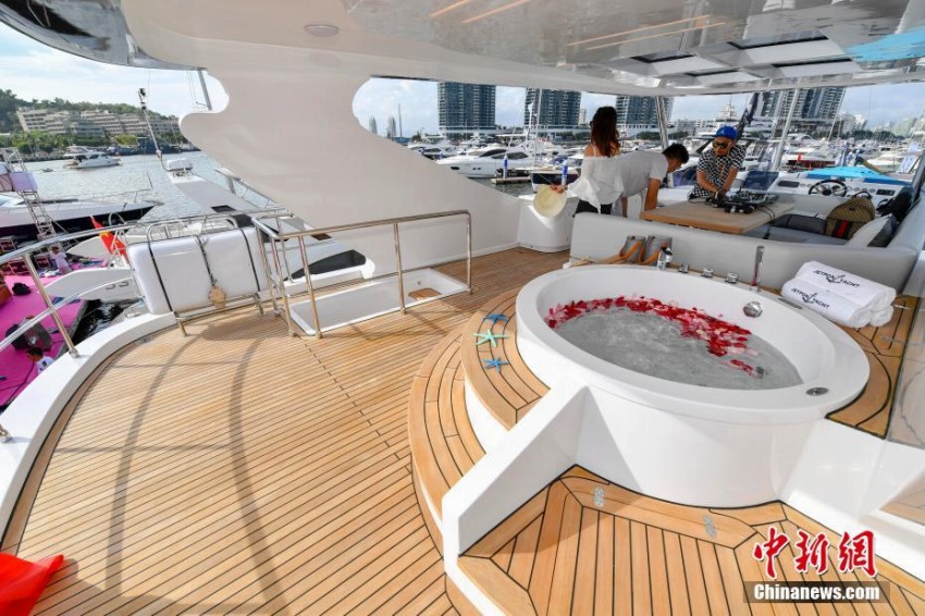 約3億円の中國製超豪華クルーザーが海南省のイベントに登場(chǎng)