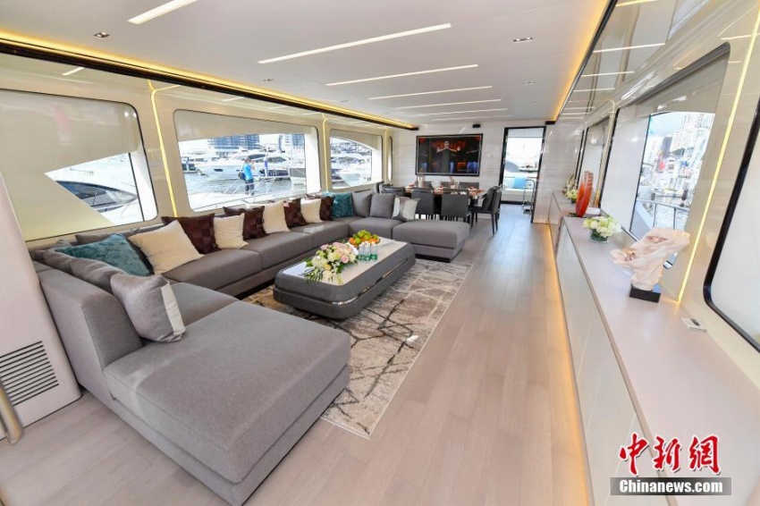 約3億円の中國製超豪華クルーザーが海南省のイベントに登場