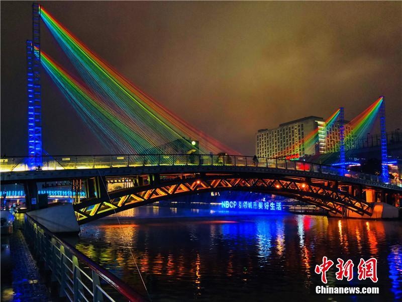 浙江省寧波市に幻想的なライトアップ施した「星光橋」が多數(shù)登場(chǎng)　