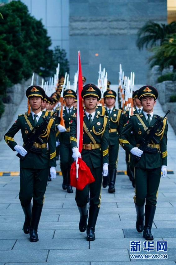 マカオ祖國(guó)復(fù)帰19周年記念する國(guó)旗掲揚(yáng)セレモニー