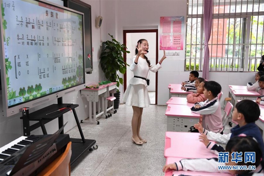 最先端のスマート教育で學(xué)校教育に変革を　広西