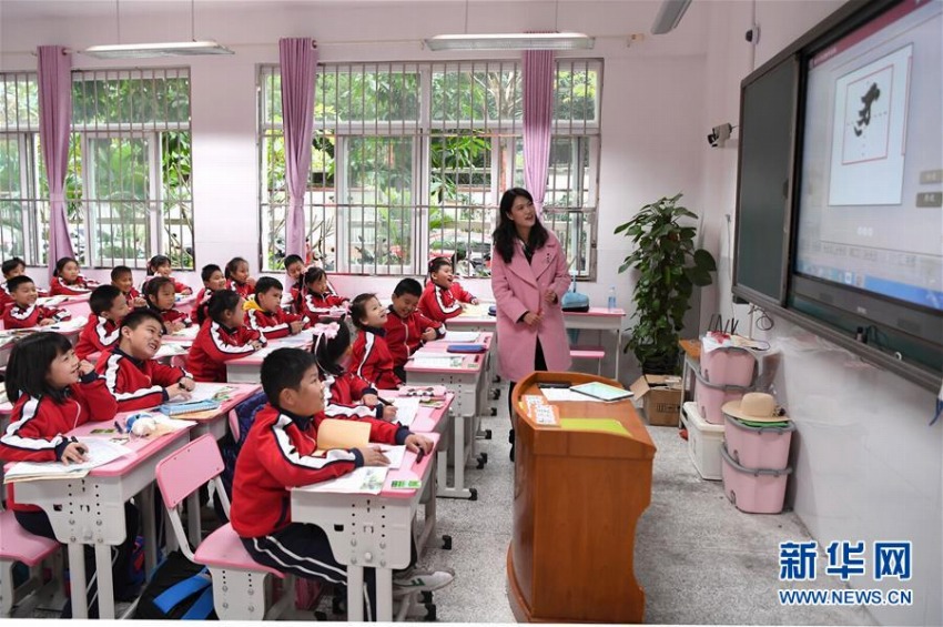 最先端のスマート教育で學(xué)校教育に変革を　広西