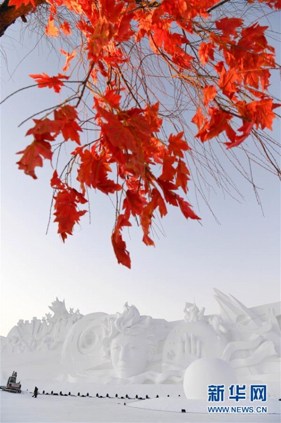 ハルビン雪の彫刻蕓術博覧會に巨大な彫刻作品「銀河の旅」　黒竜江省