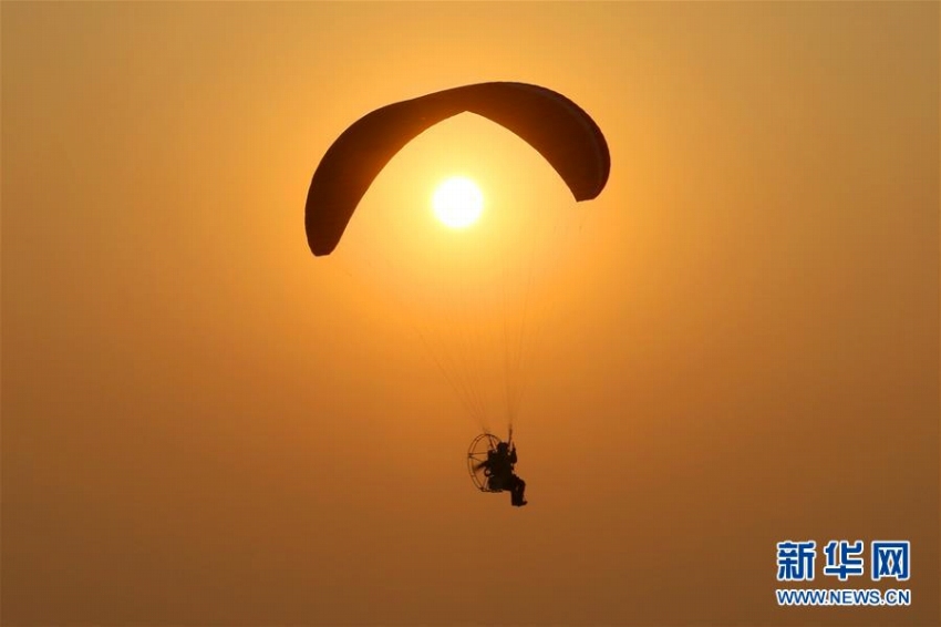 2019年最初の日、活気あふれ原動力に満ちた中國の元旦