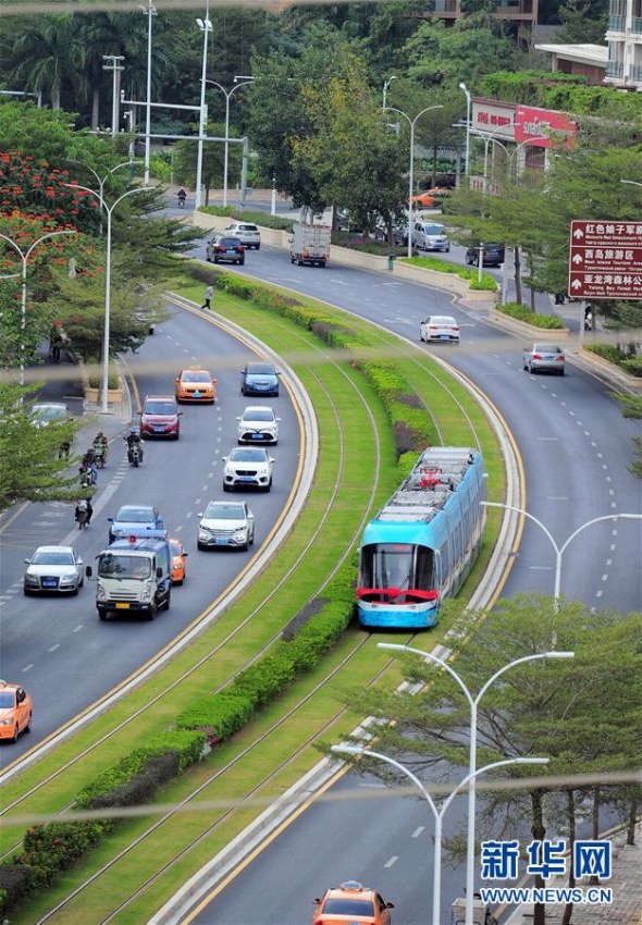 海南省三亜市の路面電車(chē)の一般試乗スタート