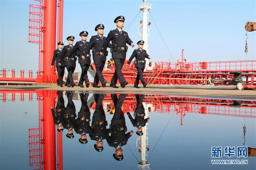 中國全土の出入國管理機関の職員制服がリニューアル