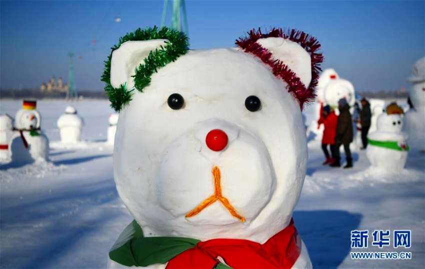 居並ぶ2019個の雪だるま！　黒竜江省ハルビン