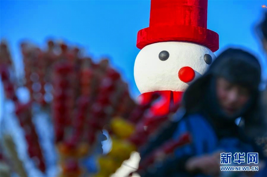 居並ぶ2019個(gè)の雪だるま！　黒竜江省ハルビン