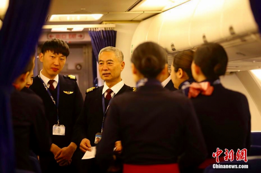 地球480周相當(dāng)の距離を操縦してきた中國(guó)のパイロット