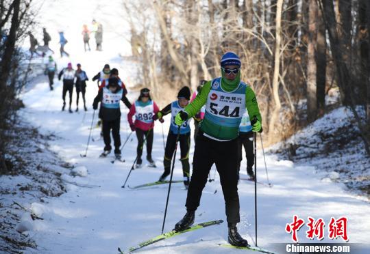 長春でクロスカントリースキー大會(huì)　國內(nèi)外1千人が參加