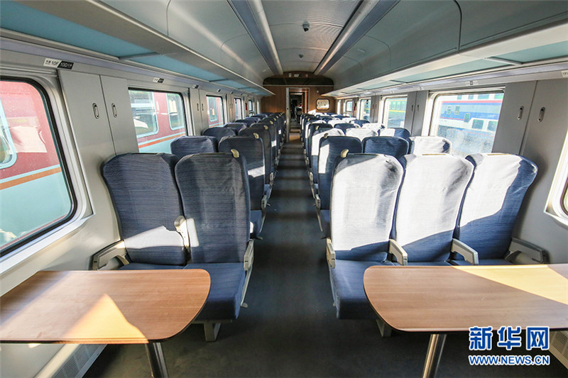 「CR200J型復興號」、電源とWi-Fiを提供