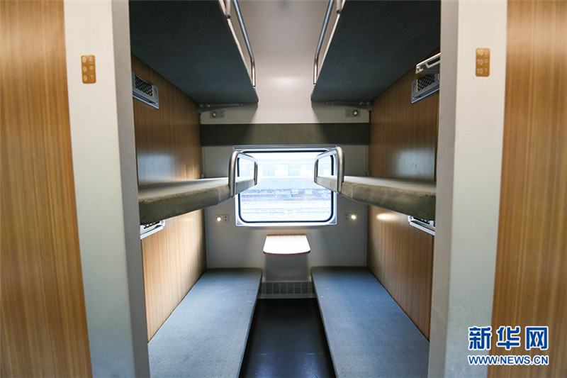 「CR200J型復興號」、電源とWi-Fiを提供