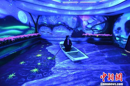 幻想的な光のアートを心ゆくまで楽しめる璀璨星空アート館オープン　長沙