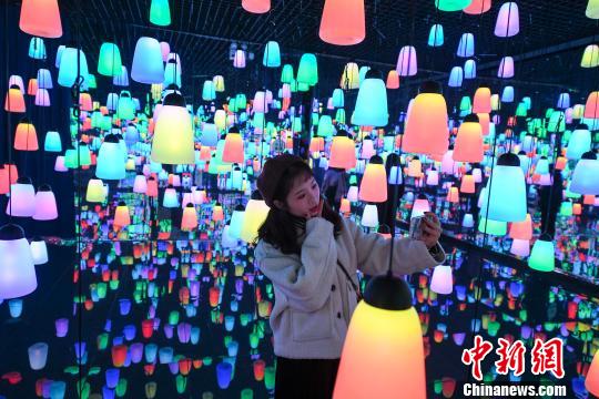 幻想的な光のアートを心ゆくまで楽しめる璀璨星空アート館オープン　長(zhǎng)沙