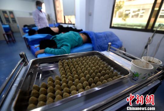 伝統(tǒng)の「三九灸」が福建省の福州市民に大人気