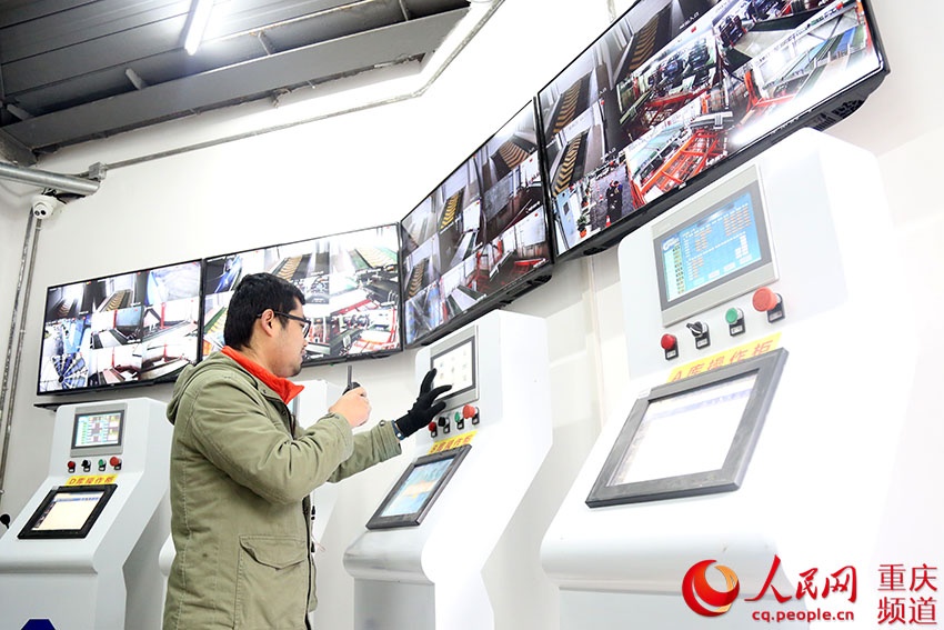 車、空を飛ぶ？重慶初のスマート立體パーキング間もなくオープン