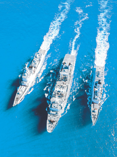 中國海軍護衛(wèi)活動10年　協(xié)力の橋を架け平和の海を築く