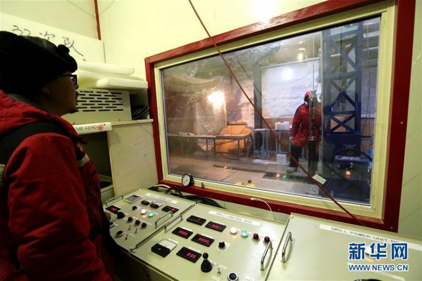 南極の氷床コア採取の現(xiàn)場を取材