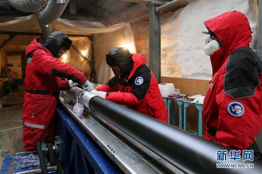 南極の氷床コア採(cǎi)取の現(xiàn)場(chǎng)を取材