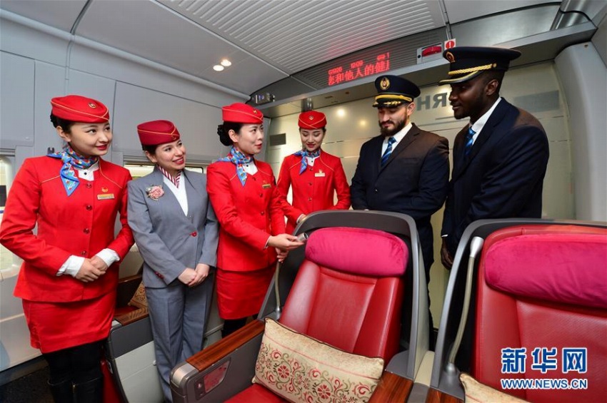 春運(yùn)に備え、高速鉄道に留學(xué)生ボランティアを採(cǎi)用