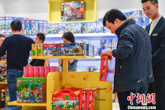 海南省?？冥炔棨耸袃?nèi)免稅店2店舗が新規(guī)オープン