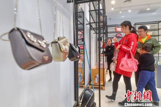 海南省?？冥炔棨耸袃?nèi)免稅店2店舗が新規(guī)オープン