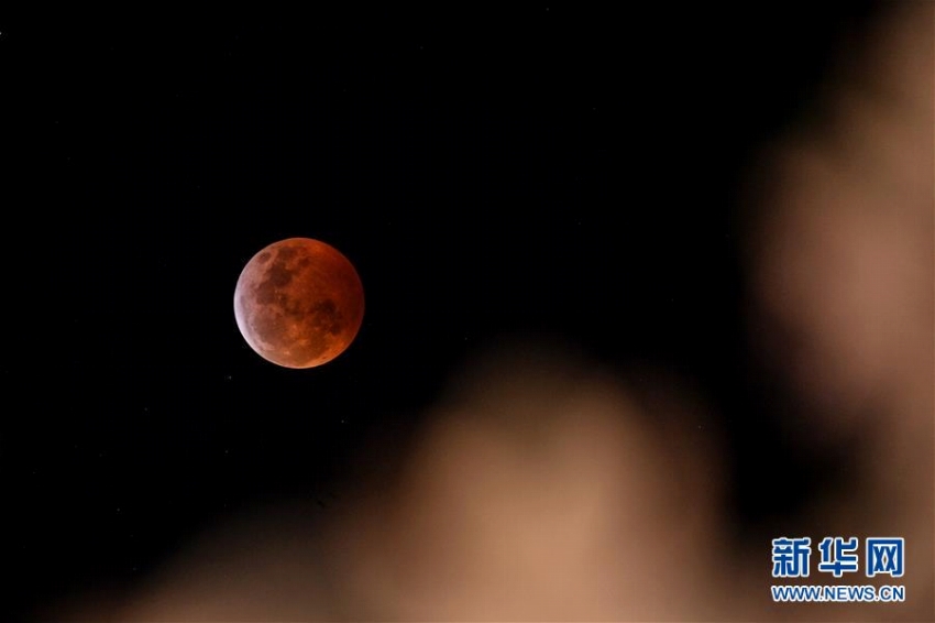 世界各地で「スーパー?ブラッド?ウルフムーン」観測