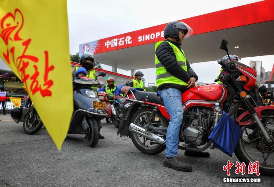 帰省バイク隊が故郷を目指して次々出発、サポートイベントもスタート