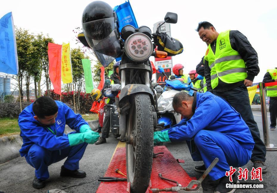 帰省バイク隊(duì)が故郷を目指して次々出発、サポートイベントもスタート