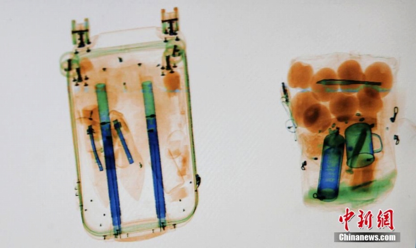 中國で帰省ラッシュ開始　「水彩畫」のようなX検査機(jī)を通る手荷物