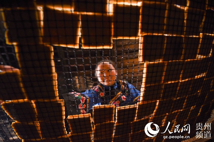 懐かしの味?豆香干を求めて　貴州省ミャオ族