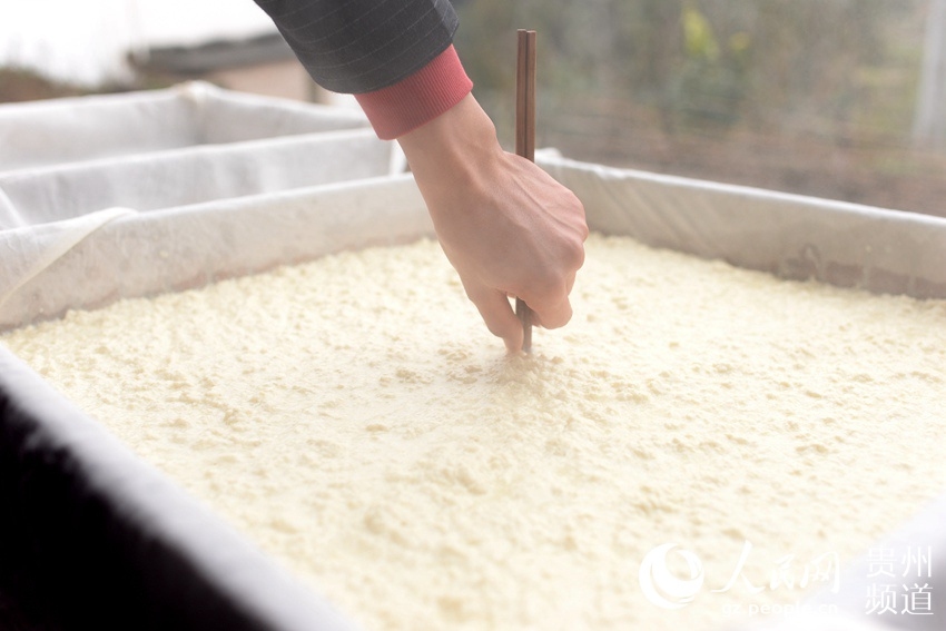 懐かしの味?豆香干を求めて　貴州省ミャオ族