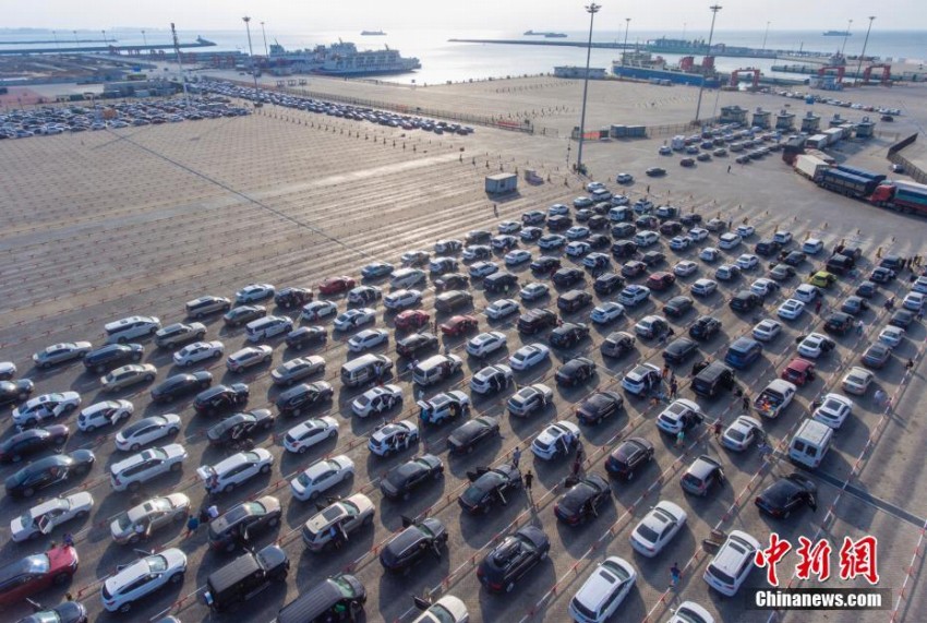 海南島?？冥胃鞲郅?自家用車Uターンラッシュのピークに