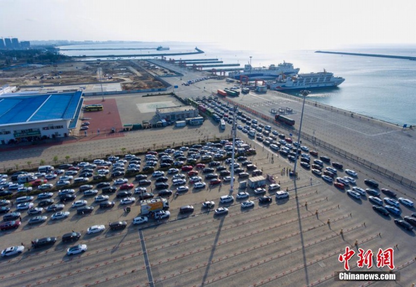 海南島?？冥胃鞲郅?自家用車Uターンラッシュのピークに