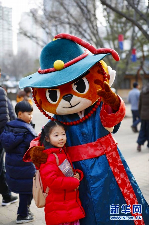 海外で春節(jié)楽しむ中國人観光客たち