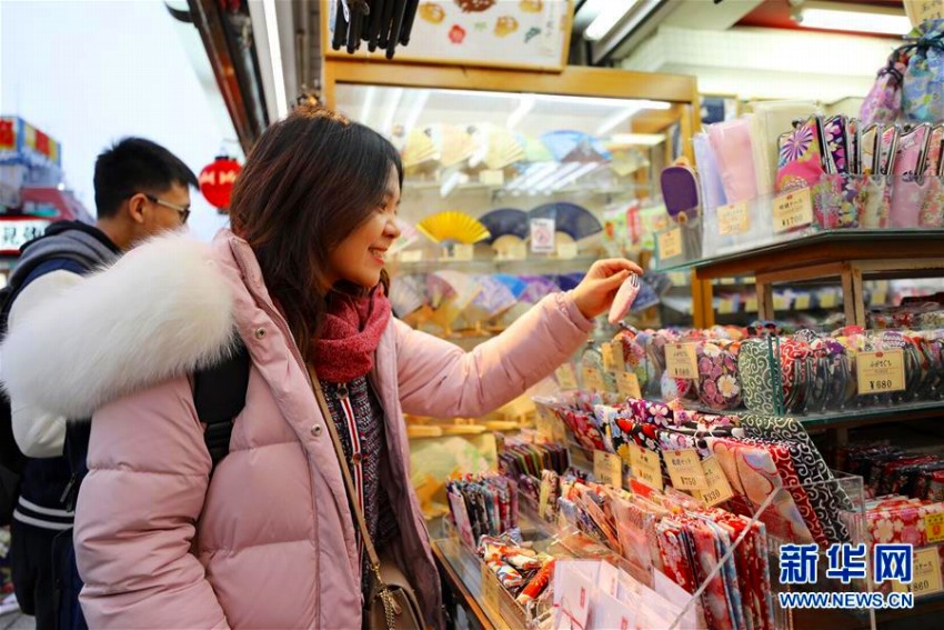 海外で春節(jié)楽しむ中國(guó)人観光客たち