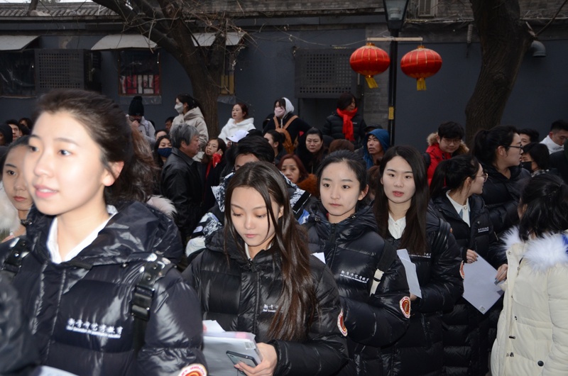 雪が舞い落ちる中、中央戯劇學(xué)院で2019年度本科生専門(mén)テスト　北京