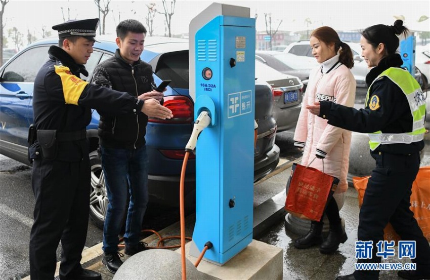 春節(jié)の帰省ラッシュにシェア電気自動車も投入