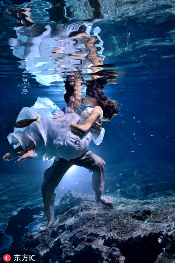 バレンタインにふさわしい？世界各地の驚きウェディング