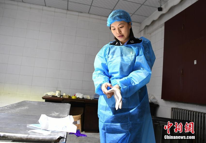 死者と「対話」する長(zhǎng)春の女性法醫(yī)學(xué)醫(yī)