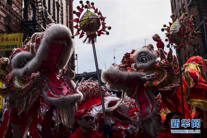 NYチャイナタウンで新春大パレード