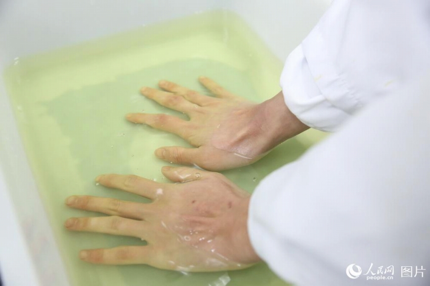 中國の高速鉄道で販売される弁當(dāng)の工場を訪ねる