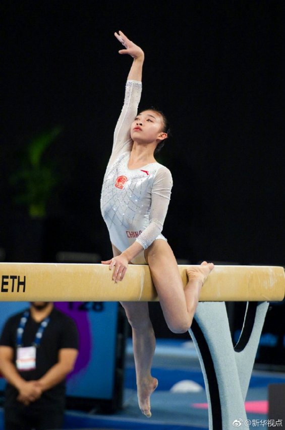 體操W杯メルボルン大會(huì)の男子平行棒と女子平均臺(tái)で中國(guó)が金メダル