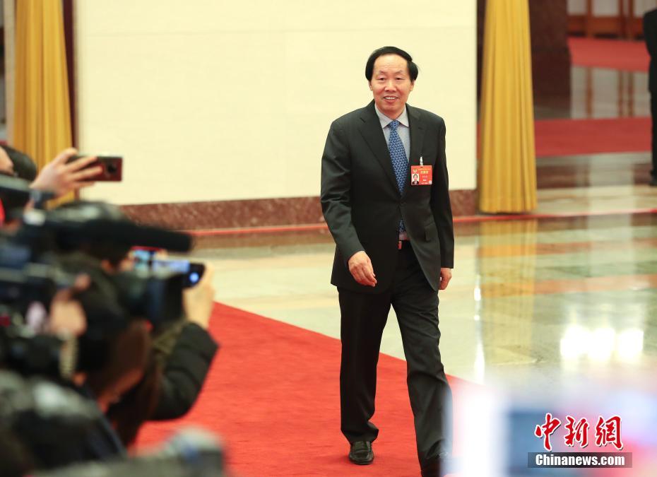 両會「部長通路」　6部長が社會の関心に応える