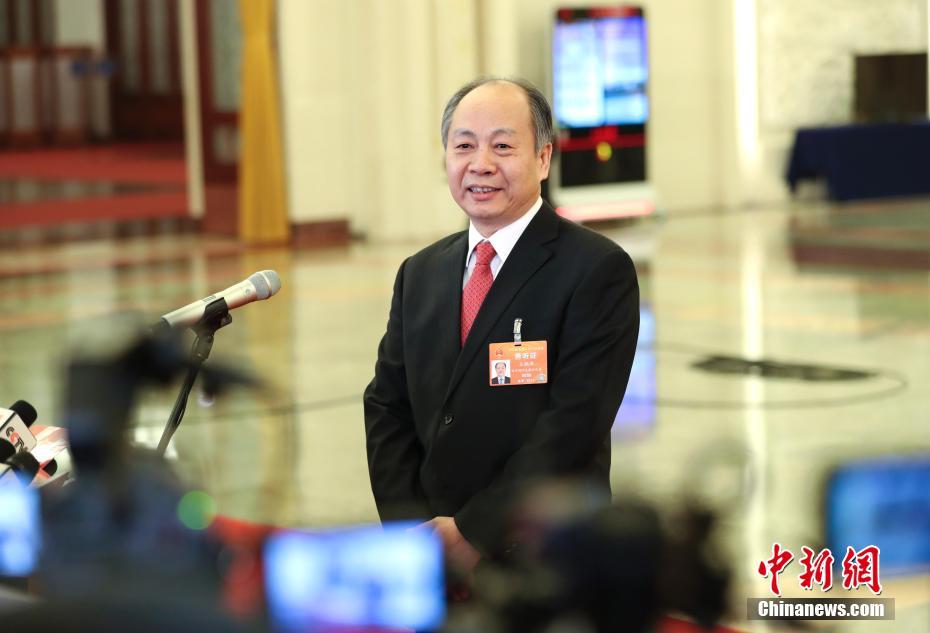 両會「部長通路」　6部長が社會の関心に応える