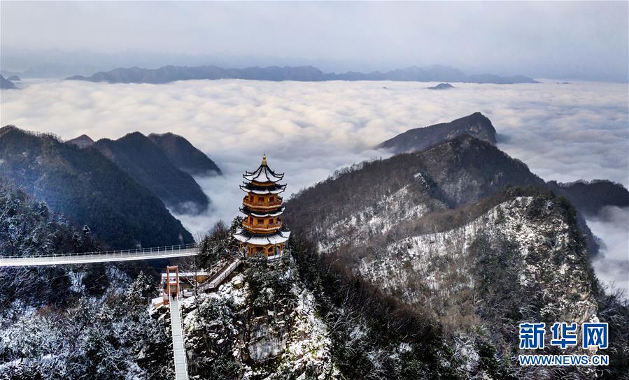 雪と雲(yún)海がコラボし仙境のような絶景広がる陝西省塔雲(yún)山