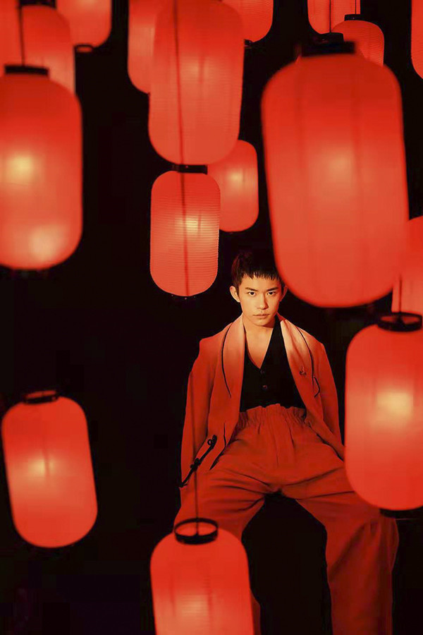 易烊千璽がタイムスリップ、古風(fēng)な美を表現(xiàn)