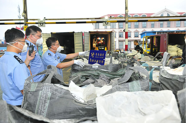 稅関総署署長(zhǎng)「海外からのゴミの密輸を斷固取り締る」