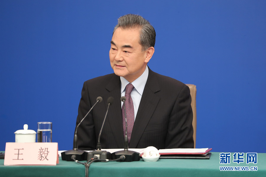 ＜王毅外交部長記者會(huì)見＞中日関係の改善は歩み始めたばかり