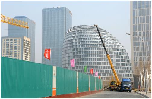 建設(shè)中の2022年北京冬季五輪?冬季パラリンピックの中核エリアとメーン會場エリアになる北京冬季五輪村。（人民視覚）